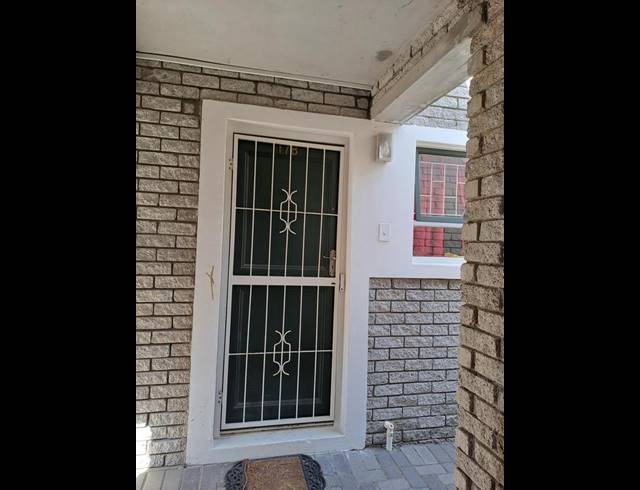 2 BEDROOM APARTMENT FOR SALE IN OAKGLEN